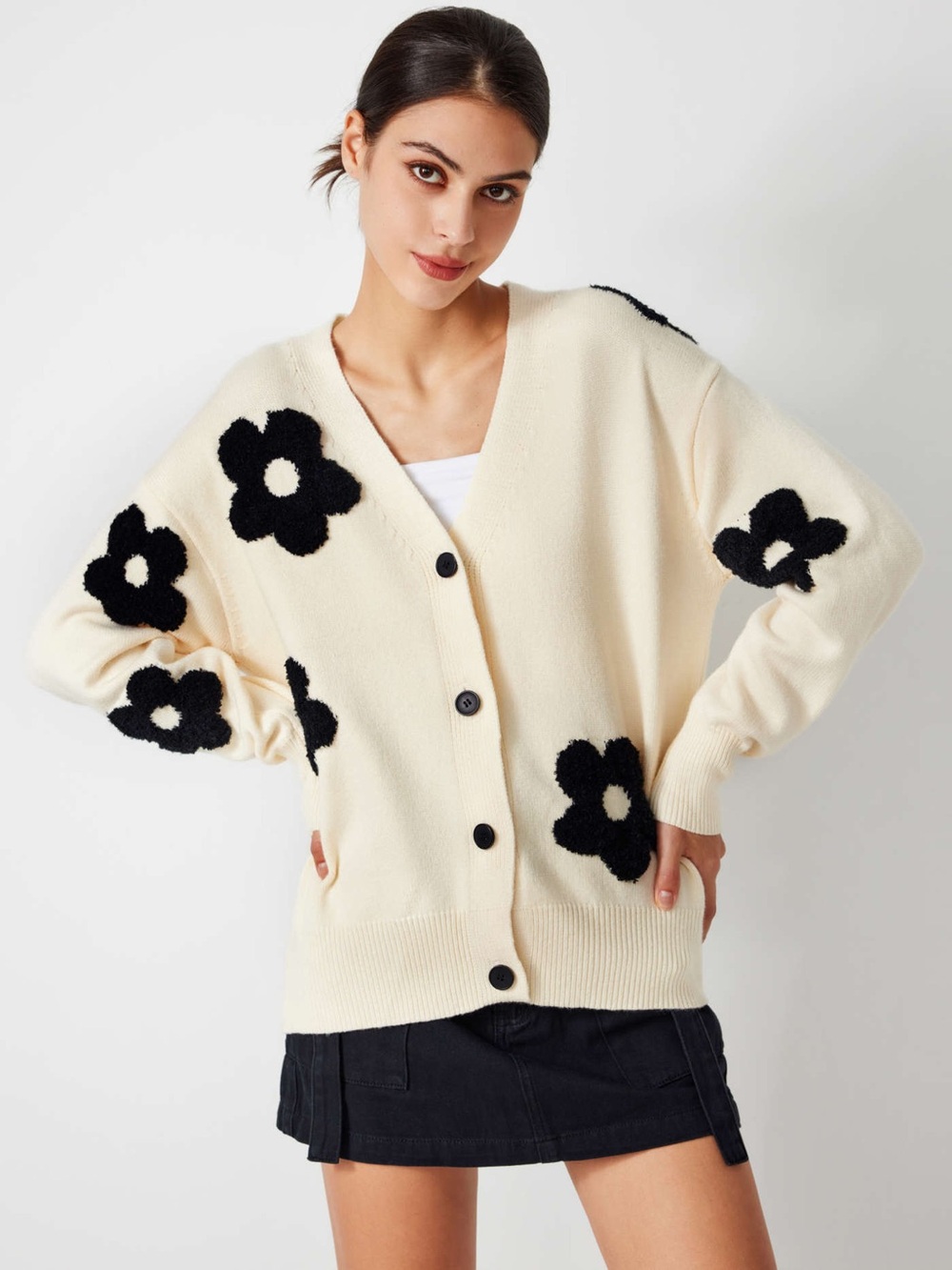 Cider Beige V-NECK GRAPHIC FLORAL BUTTON CARDIGAN